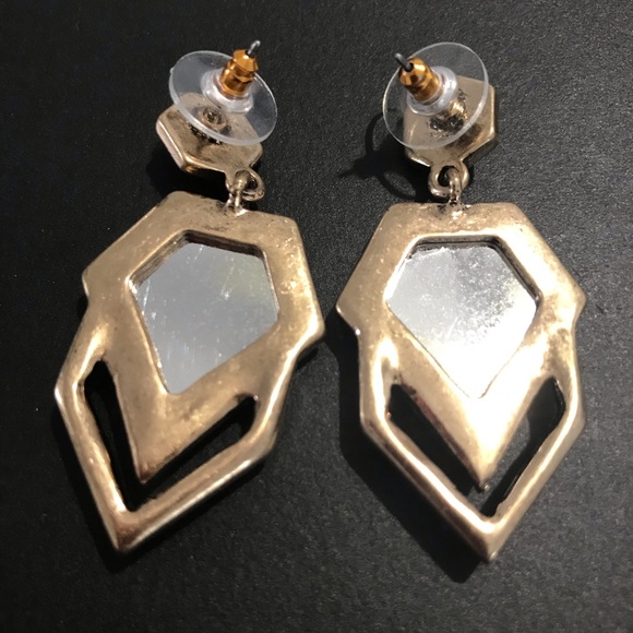 Purple iridescent geometric drop earrings - Picture 7 of 8